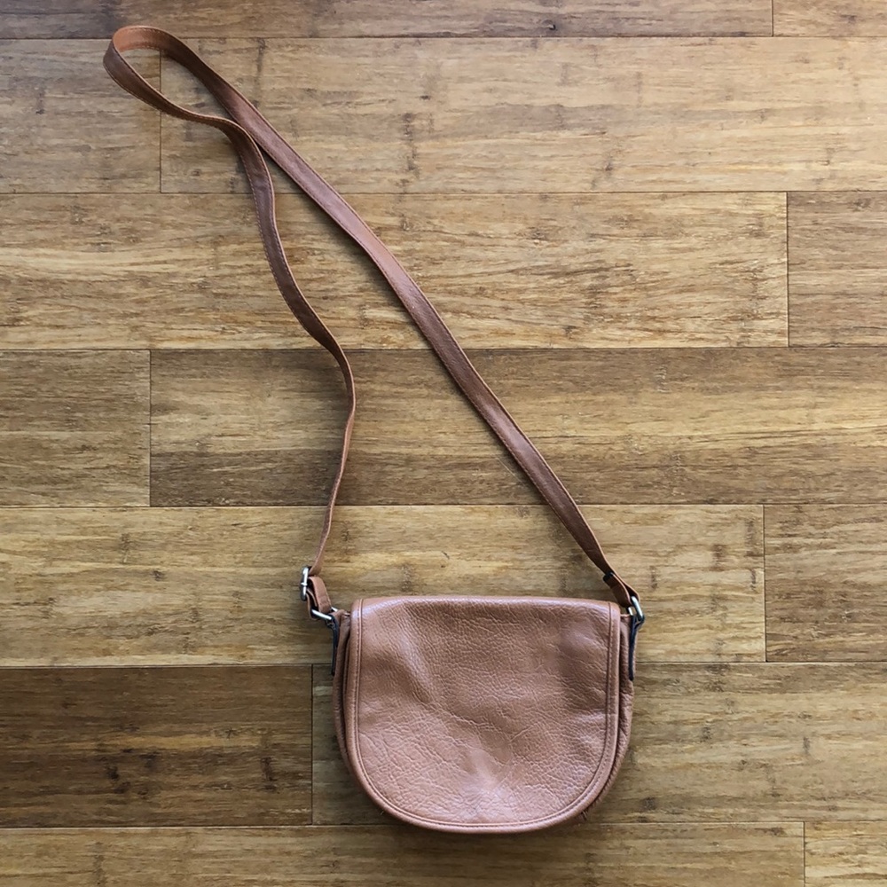 Crossbody purse